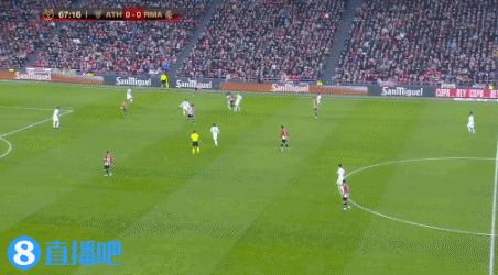 打破小贝纪录，布鲁日前锋福布斯是欧冠对巴萨传射最年轻球员