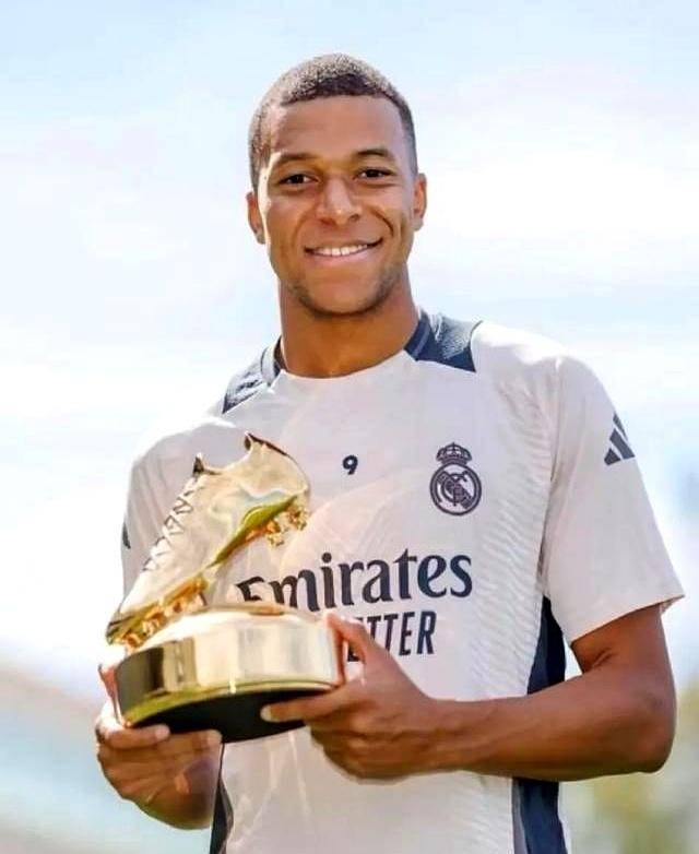 马特乌·阿莱曼尼：“我不知道阿尔瓦雷斯是否在巴萨的视线之内”